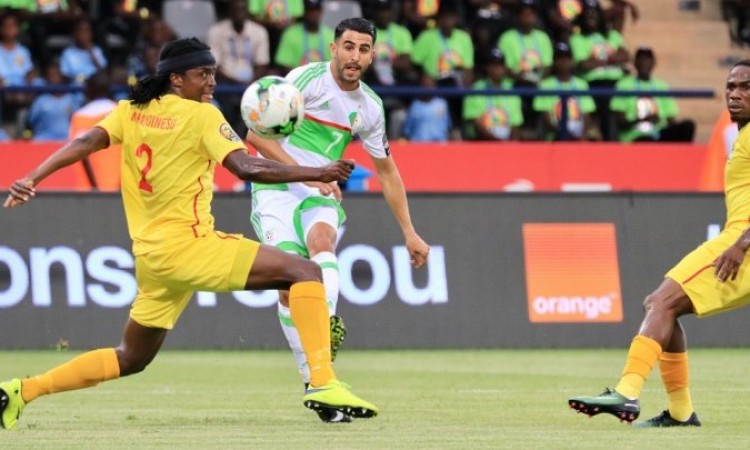 جانب من مباراة سابقة بين الطرفين