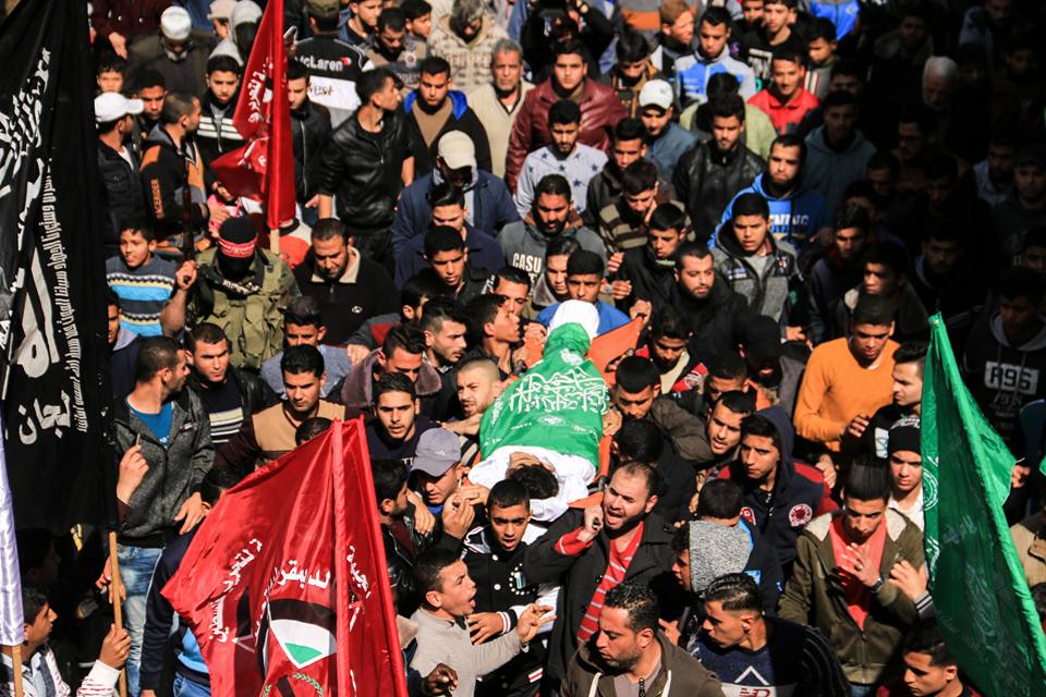 من تشيع جثمان الشهيد أحمد أبو حلو