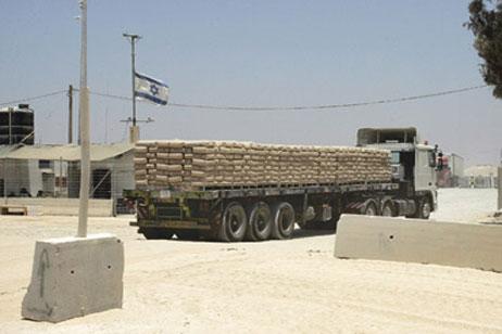 شاحنة ادخال الاسمنت