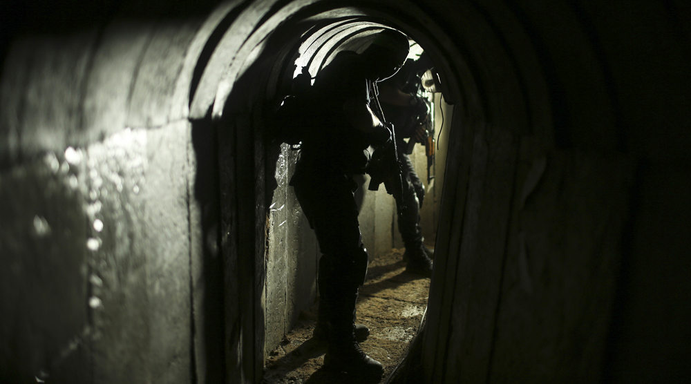 داخل أحد أنفاق المقاومة (الأرشيف)