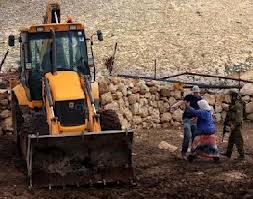 الاحتلال يجرف أراضي (أرشيف)