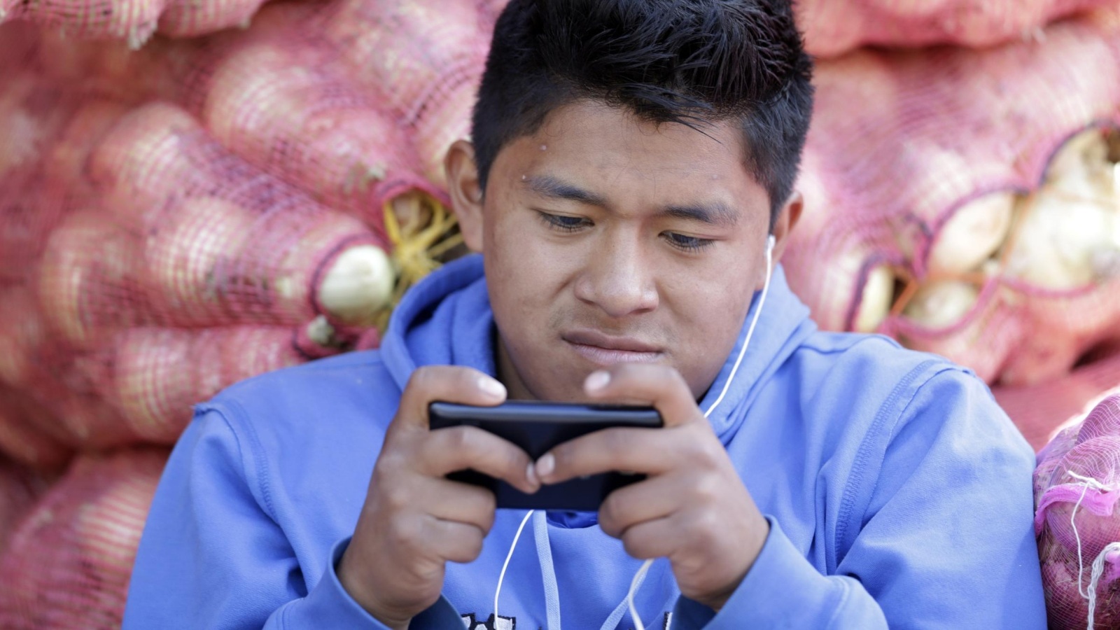 ‫"الرقبة النصية".. داء العصر