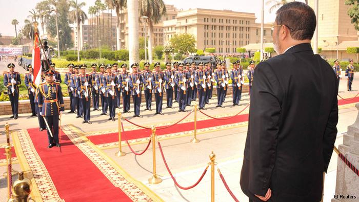 الرئيس محمد مرسي أثناء تسلم السلطة