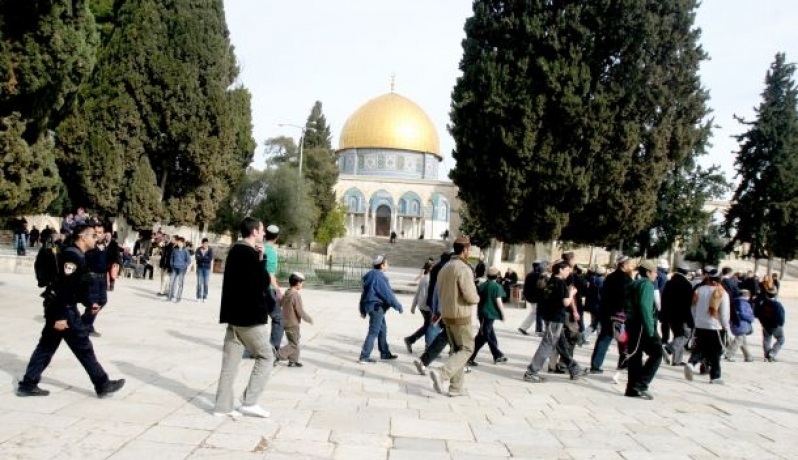 مستوطنون يقتحمون الأقصى