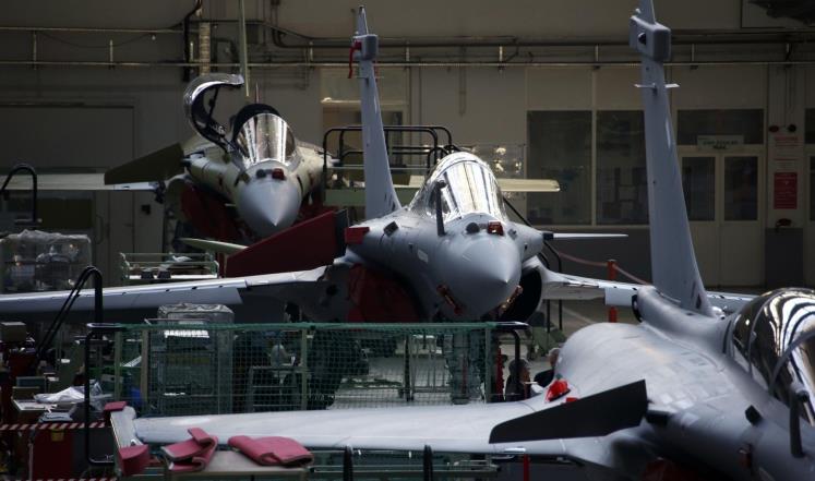 مصر توقع صفقة لشراء طائرات "رافال" الفرنسية