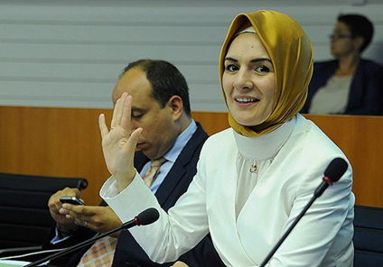  "ماهينور أوزدمير"