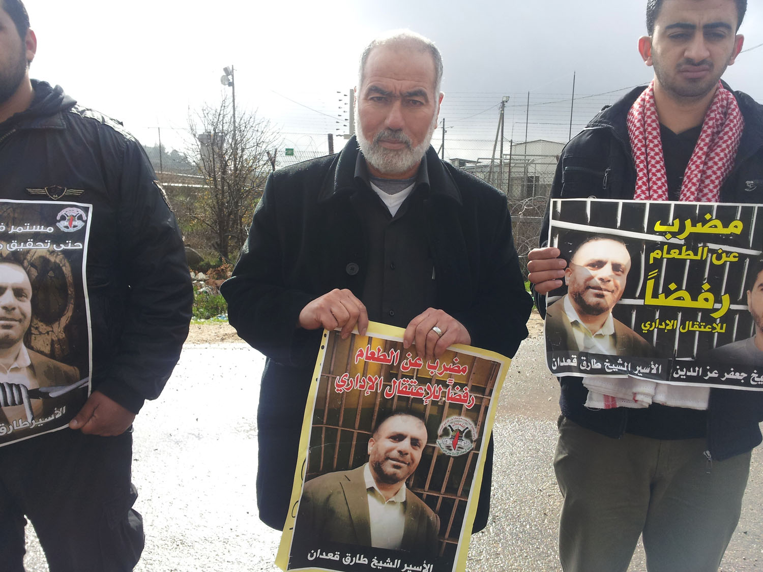 صورة لعائلة الأسير قعدان