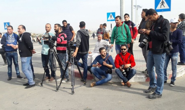خلال توقيف الصحفيين على معبر رفح