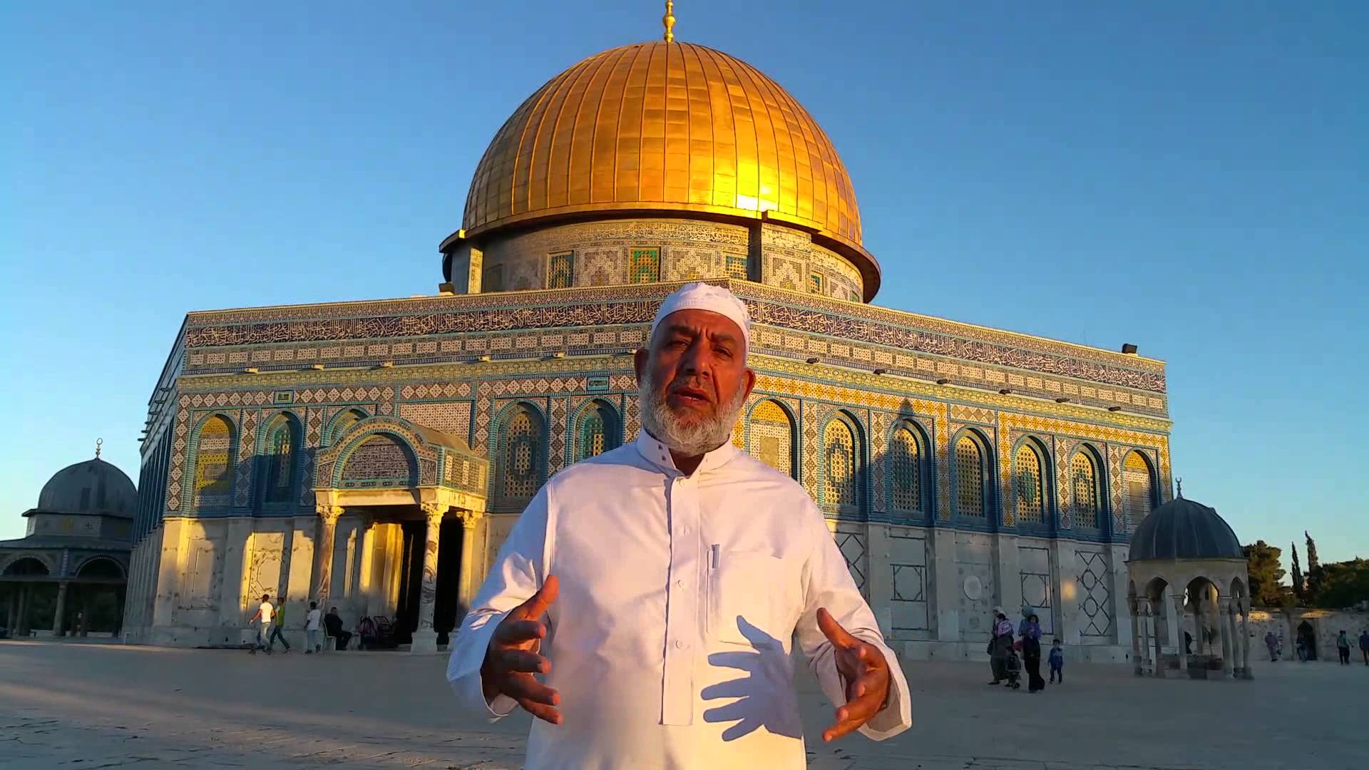 د. ناجح بكيرات رئيس قسم المخطوطات في المسجد الأقصى