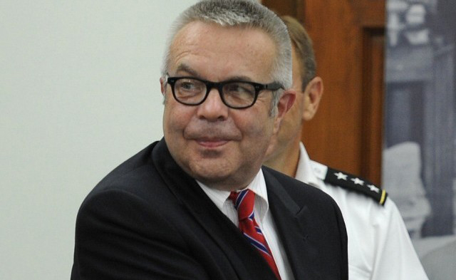 السفير الأمريكي ريتشارد هوغلاند