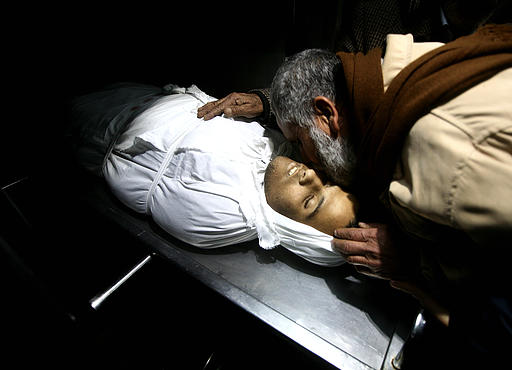 شهيد فلسطيني برصاص الاحتلال (أرشيف)