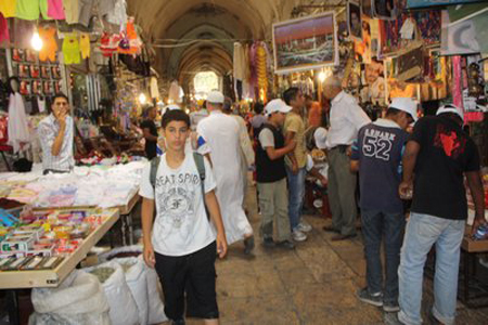 أحد الأسواق في القدس (أرشيف)