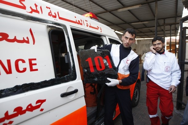 طواقم الهلال الأحمر الفلسطيني