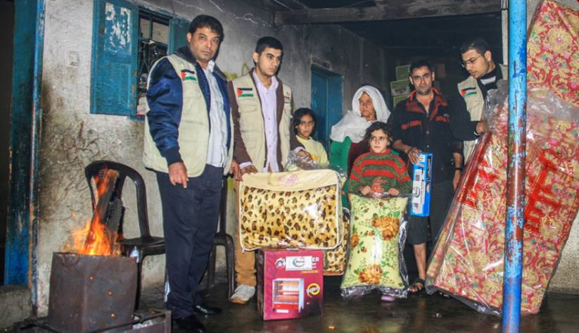  "روّاد" تشرع بإغاثة الأسر المنكوبة في غزة