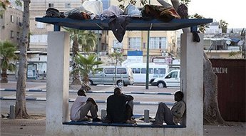 (اسرائيل) تتهم مهاجرا أفريقيا بدعم منظمة "ارهابية"