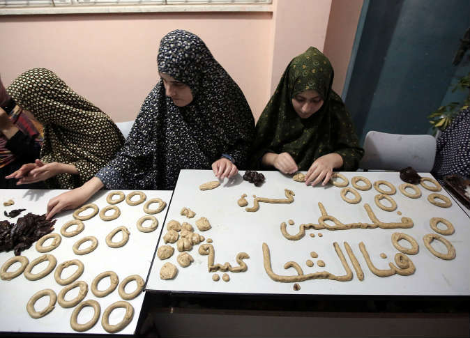 رائحة كعك العيد تفوح من ركام الشجاعية !