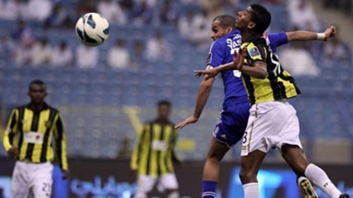 جانب من مباراة الهلال والاتحاد في الدوري السعودي