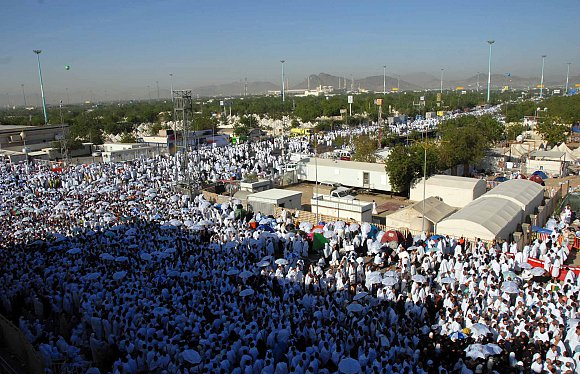 الحجاج يستقبلون أول أيام التشريق