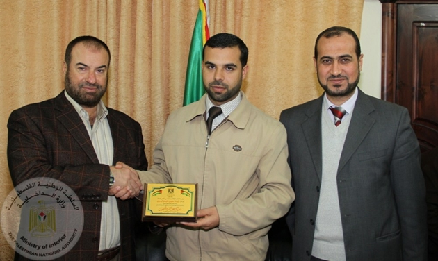 "حمّاد" يُكرّم الاعلاميين بوزارة الداخلية