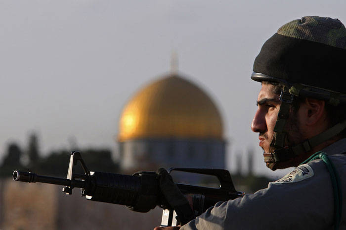 أحد جنود الإحتلال في القدس (الأرشيف)