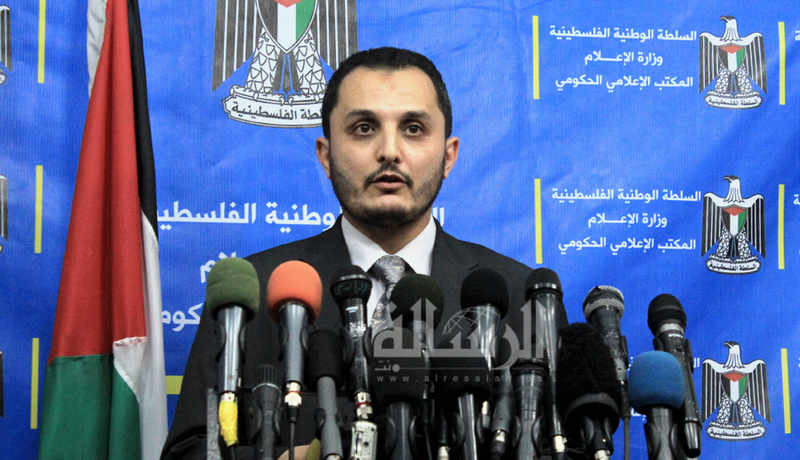 م. إيهاب الغصين خلال المؤتمر الصحفي