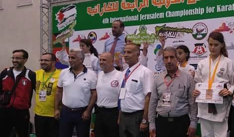 جانب من تتويج لاعبات المشتل