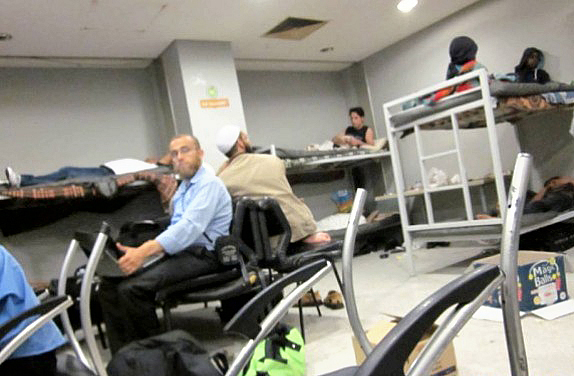 محتجزون فلسطينيون بمطار القاهرة (الأرشيف)