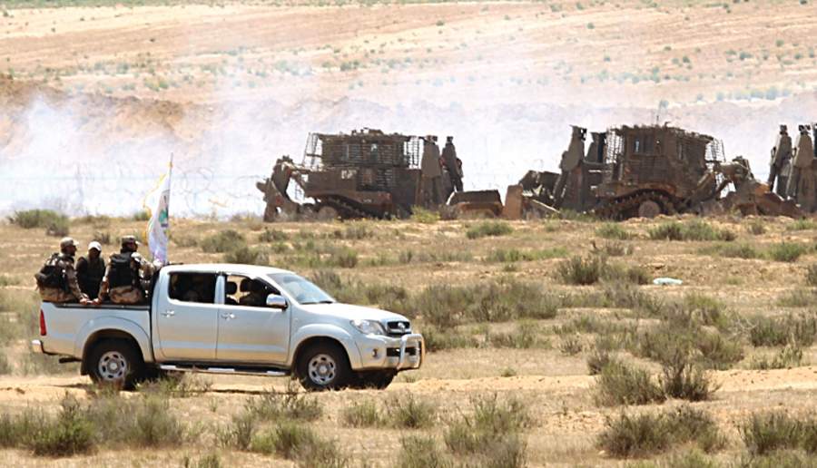 قوة من القسام على الحدود (الأرشيف)