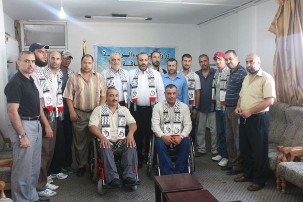 المدهون خلال وداعه البعثة