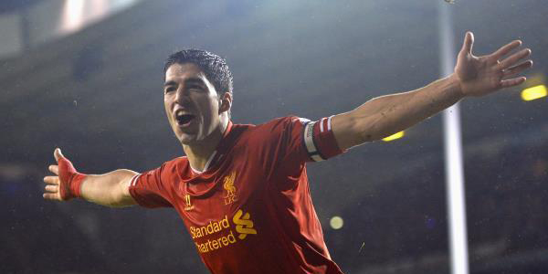 لويس سواريز متصدر ترتيب هدافي الدوري الإنجليزي