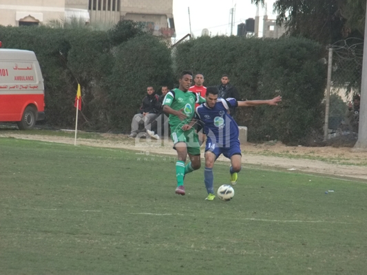 محمد صقر يمينا