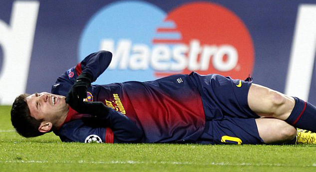 ميسي خارج التشكيل المثالي لعام 2013