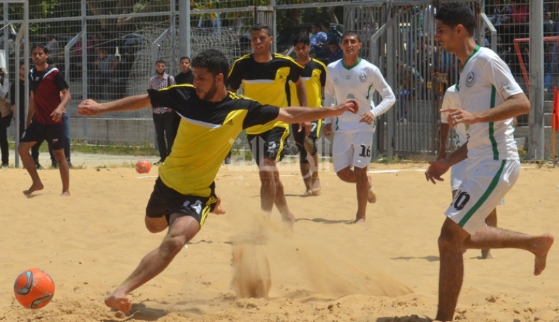 جانب من أحد مباريات الشاطئية في الفترة الماضية