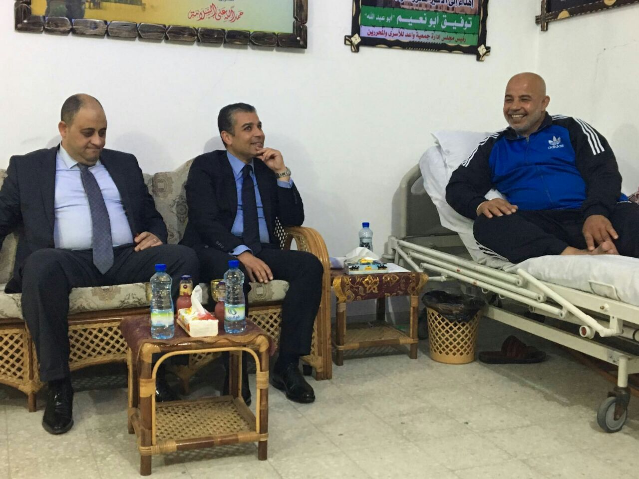 وفد المخابرات المصرية يزور أبو نعيم للتهنئة بسلامته