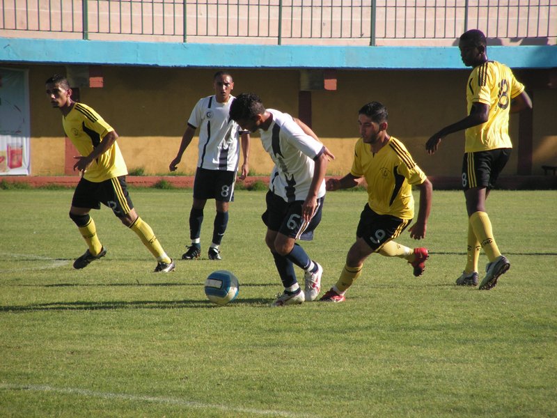 جانب من مباراة الهلال والتفاح