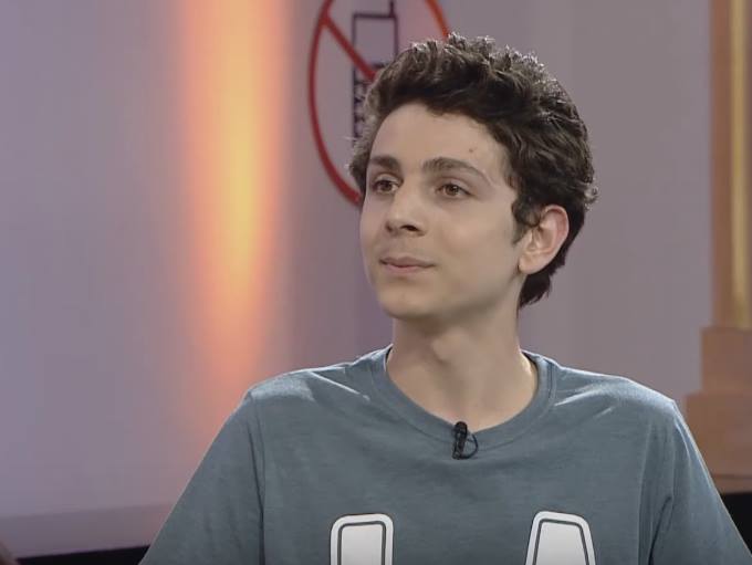 الفتى عمرو مسكون