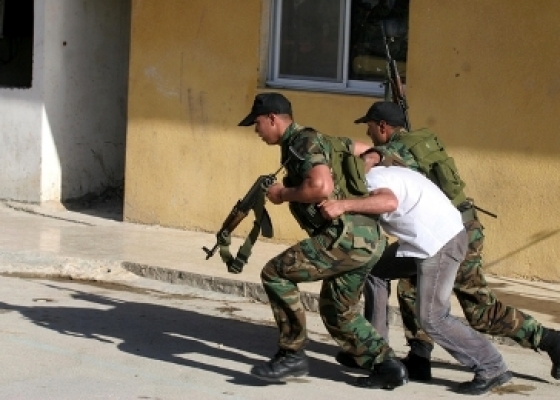 قوات أمن السلطة تعتقل شاب بالضفة (الأرشيف)