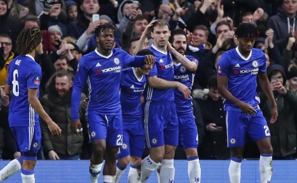 فرحة لاعبي تشيلسي بالفوز