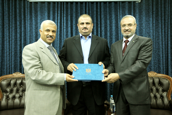 "صيام" يتسلم مهامه أميناً لمجلس الوزراء