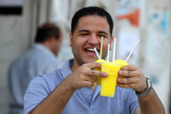 المرطبات .. الورقة الرابحة في "حر غزة"
