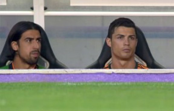 رونالدو بعد خروجه من المباراة بسبب الاصابة