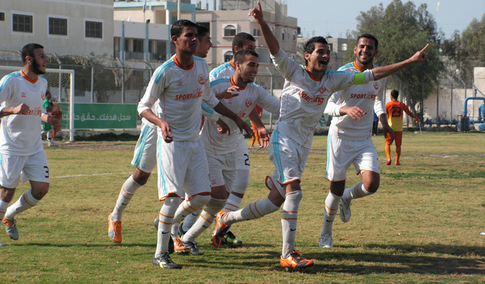 فرحة لاعبي الاستقلال 