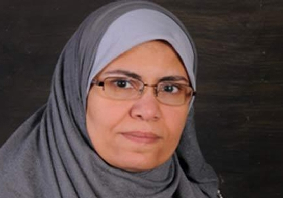 صيدلانية وأم لأربعة أبناء تتقدم لخلافة مرسي