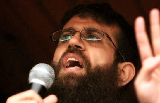 الاحتلال يثبت كاميرا لمراقبة الأسير "عدنان"