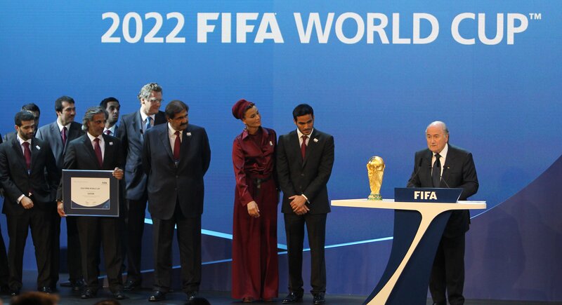 لحظة إعلان قطر مستضيفة مونديال 2022