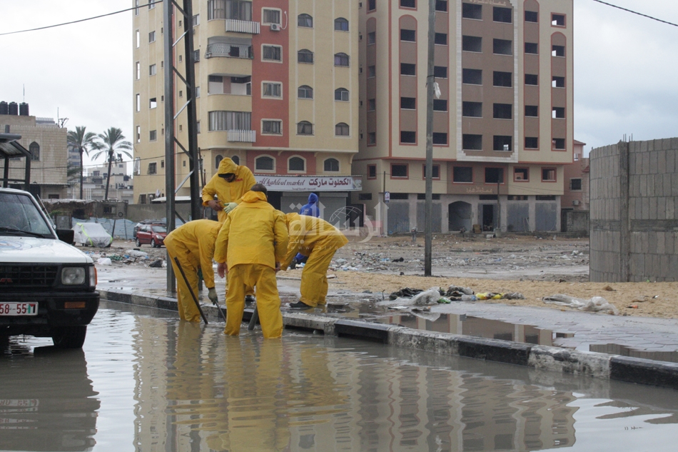 غزة تواجه المنخفض