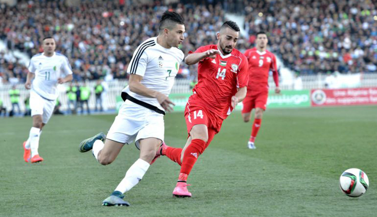 جانب من مباراة فلسطين والجزائر