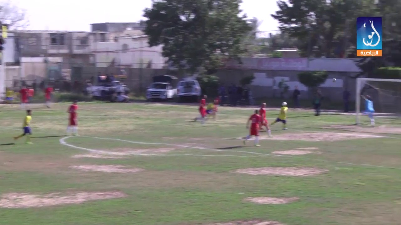 لحظة تصدي أبو العراج للكرة