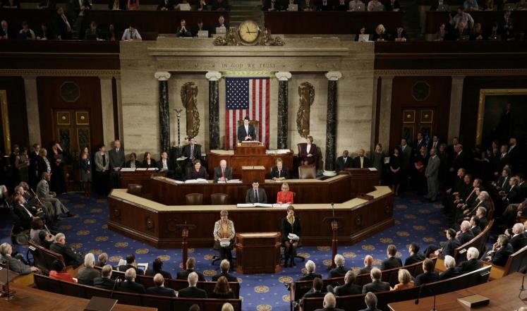 "النواب الأميركي" يحظر بيع الطائرات لإيران