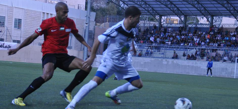 جانب من مباراة هلال القدس وشباب الخليل